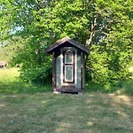 Jaagu Majad * Suuremoisa (Saaremaa)