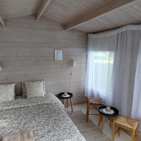 Jaagu Majad * Suuremoisa (Saaremaa)