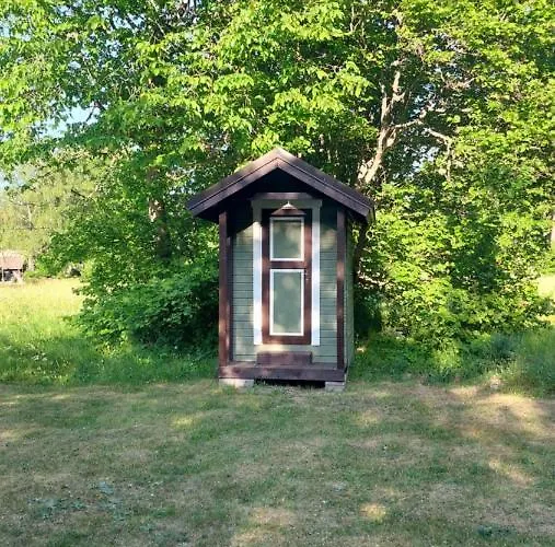 Jaagu Majad * Suuremoisa (Saaremaa)